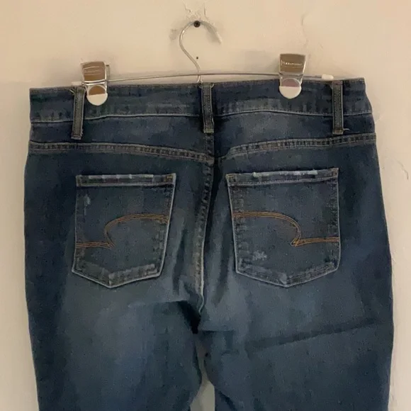 Sale! Time and Tru Mid Rise Cropped Jeans, Size 14, Dark Blue Denim - Picture 3 of 6